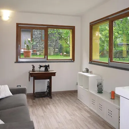 Two-bedroom 0 In -co- 公寓