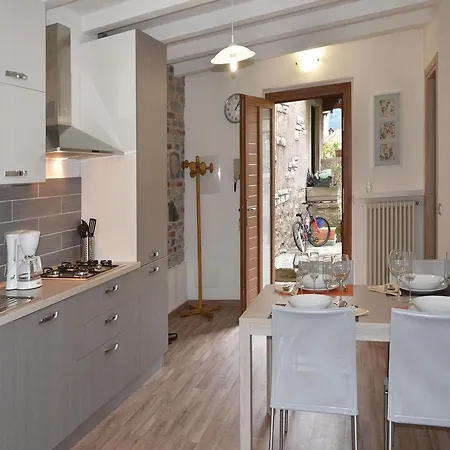 公寓 Two-bedroom 0 In -co- *