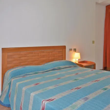 Two-bedroom 0 In -co- * 托尔诺